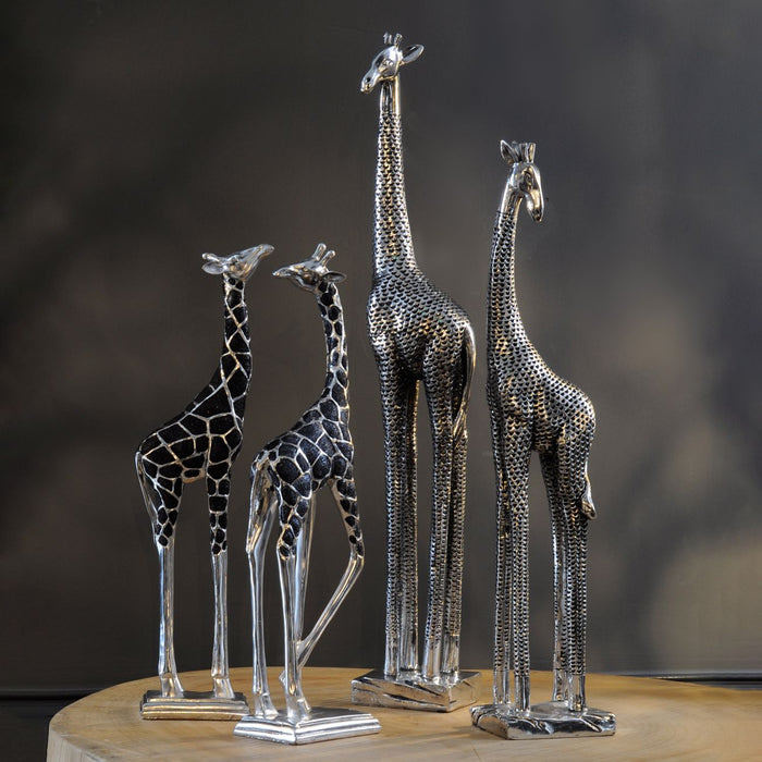 Standing Giraffe Sculpture. Silver - Small