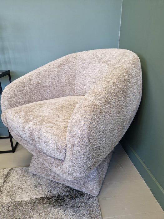 Cream Boucle Swivel Accent Chair