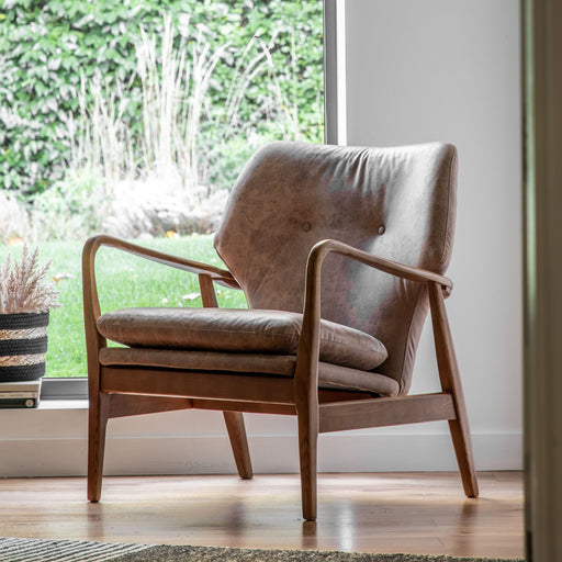 Chic Oak Leather Armchair – Modern Comfort & Timeless Style  