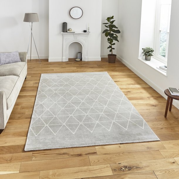 Elegant Grey Geometric Diamond Pattern Rug – Minimalist Design, Soft High-Pile Texture – Multiple Sizes