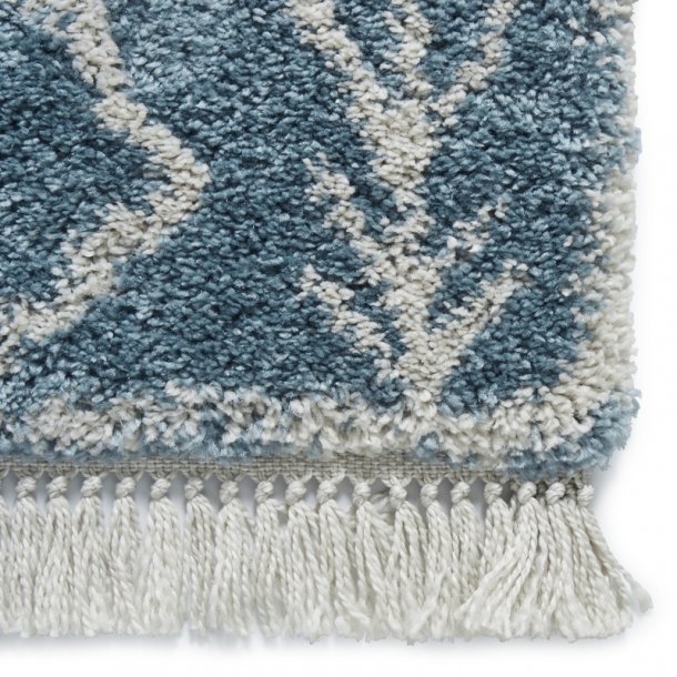 Charming Blue & White Diamond Area Rug - Textured Elegance with Tassels - Multiple Sizes