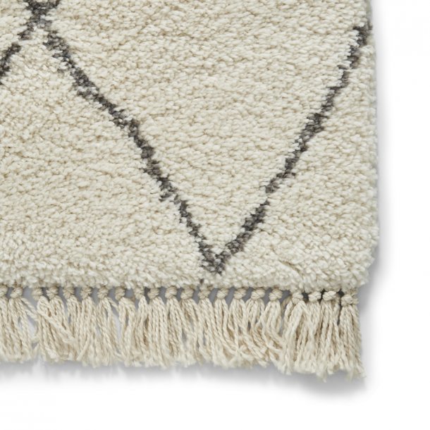 Elegant Cream & Grey Diamond Pattern Area Rug - Luxurious Texture - Multiple Sizes