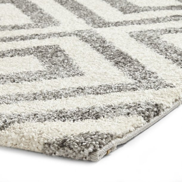 Modern Grey & White Diamond Pattern Area Rug – Geometric Design – Multiple Sizes