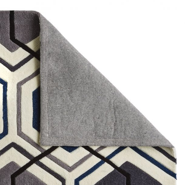 Luxurious Grey & Navy Geometric Rug - Bold Hexagonal Design - Polypropylene & Polyester Finish - Multiple Sizes