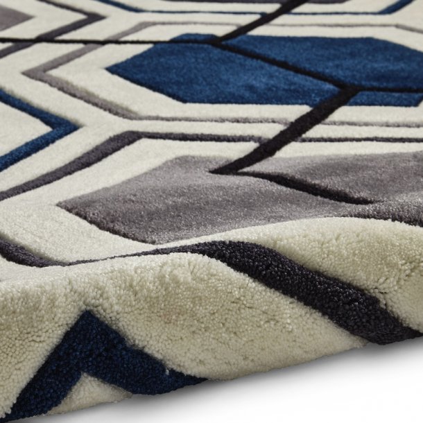 Luxurious Grey & Navy Geometric Rug - Bold Hexagonal Design - Polypropylene & Polyester Finish - Multiple Sizes