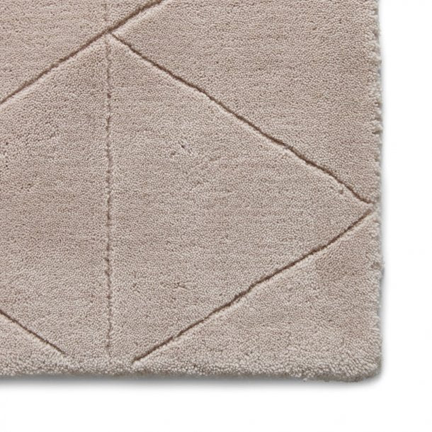 Elegant Soft Rose Wool Area Rug – Geometric Pattern – 100% Wool – Multiple Sizes