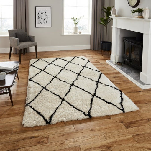 Elegant Ivory & Black Diamond Pattern Shaggy Rug – Luxurious Texture – Multiple Sizes