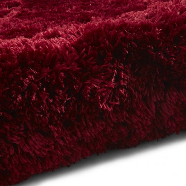 Luxurious Ruby Red Shaggy Area Rug – Plush High-Pile Texture – Multiple Sizes