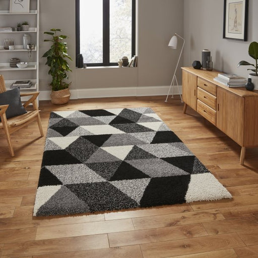 Bold Black & White Geometric Shaggy Rug – Modern Triangular Pattern – Multiple Sizes