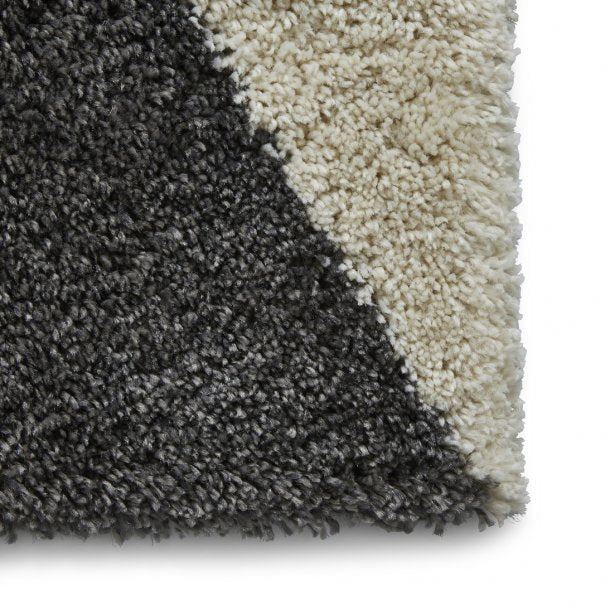 Modern Grey & Navy Triangular Geometric Shaggy Rug – Soft Polypropylene Blend – Multiple Sizes