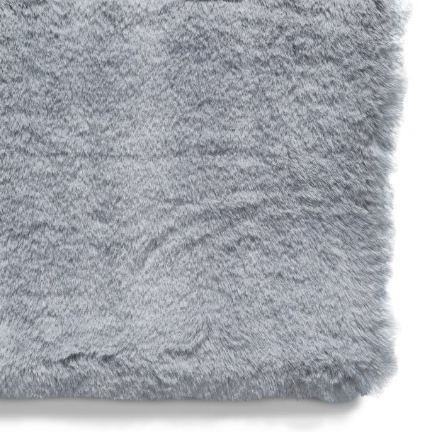 Elegant Silver Soft Plush Rug – Luxurious Shaggy Texture – Multiple Sizes