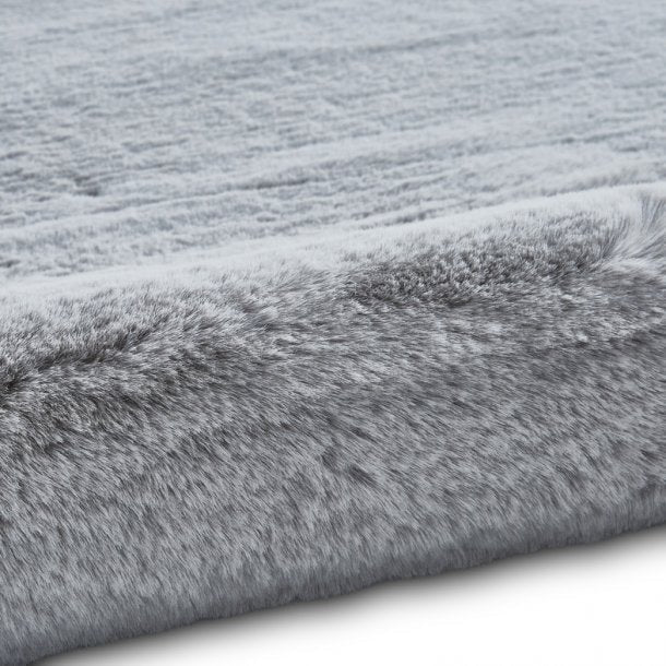 Elegant Silver Soft Plush Rug – Luxurious Shaggy Texture – Multiple Sizes