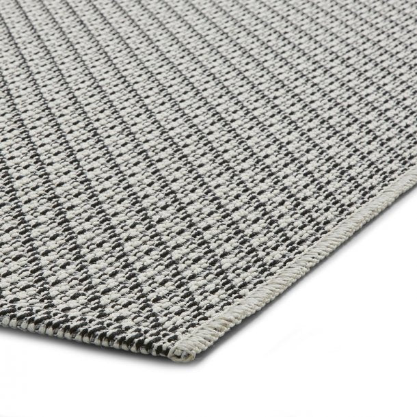 Ivory & Black Geometric Outdoor Rug - Stylish Weather-Resistant Design - Multiple Sizes