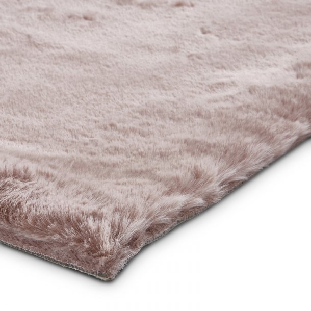 Charming Rose Pink Plush Shaggy Rug – Soft & Cozy Floor Accent – Multiple Sizes