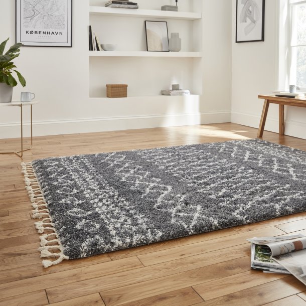 Elegant Grey & Ivory Tribal Pattern Shaggy Rug with Tassels – Multiple Sizes