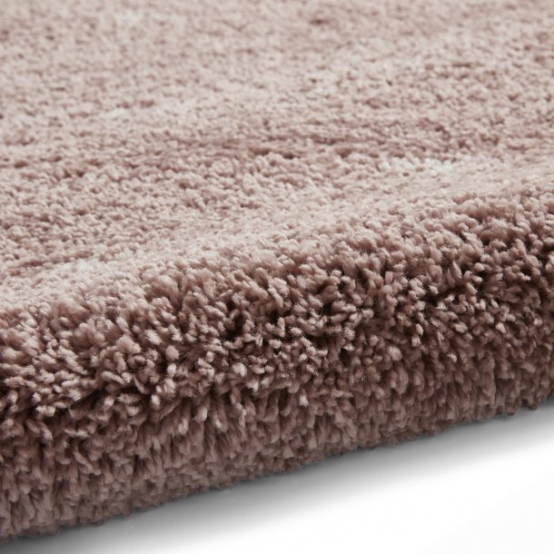 Charming Rose Shaggy Area Rug with Tassel Accents - Soft Pink Tones - Multiple Sizes