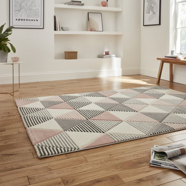  Stylish Grey & Rose Geometric Pattern Rug – Soft Triangular Design – Multiple Sizes