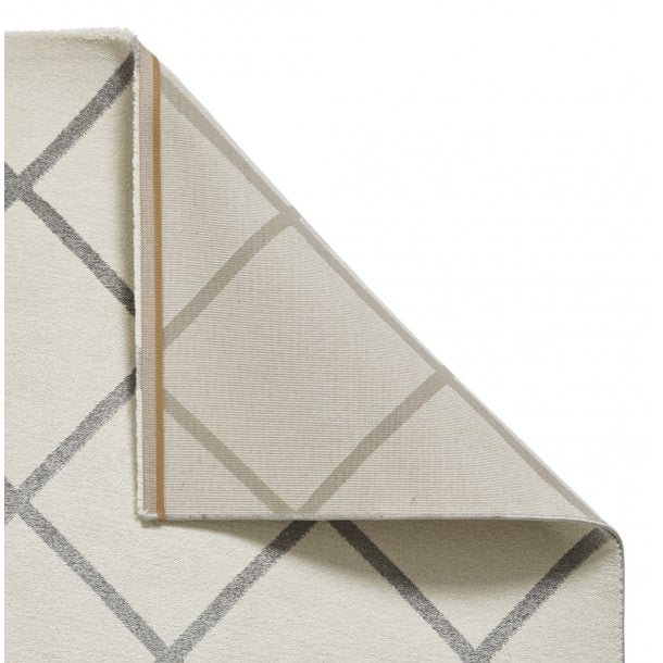 Chic Cream & Black Geometric Diamond Pattern Rug – Modern Elegance – Multiple Sizes