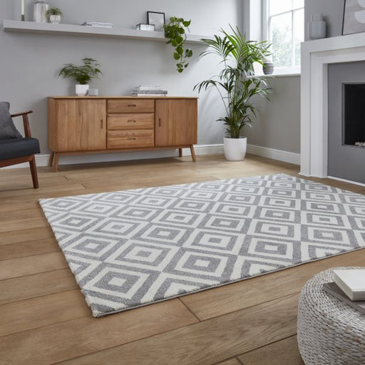 Stylish Grey & White Geometric Diamond Pattern Rug – Indoor Use, Multiple Sizes