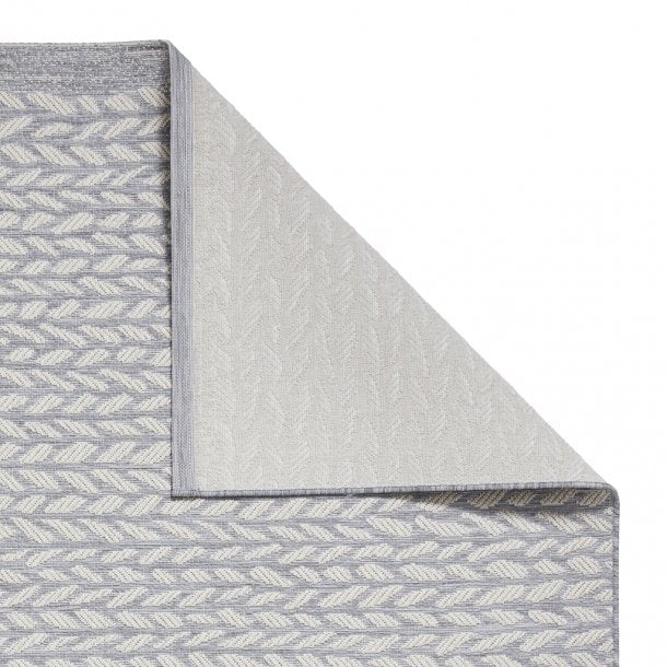 Contemporary Grey & Cream Chevron Outdoor Rug – Weather-Resistant Patio Mat – Multiple Sizes