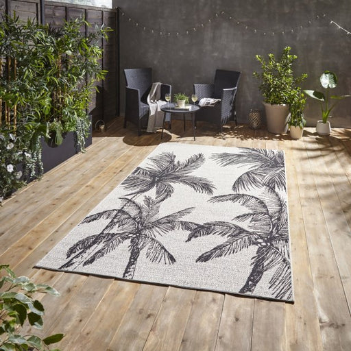 Bold Cream & Black Tropical Palm Outdoor Area Rug – Multiple Sizes