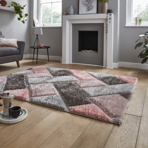 Chic Grey & Pink Chevron Pattern Rug – Soft Shaggy Texture – Multiple Sizes