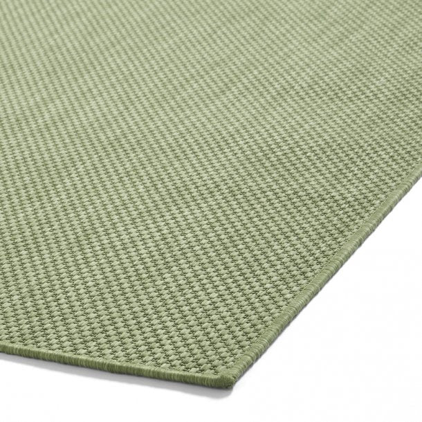 Fresh Light Green Outdoor & Indoor Flatweave Rug – Weather-Resistant – Multiple Sizes