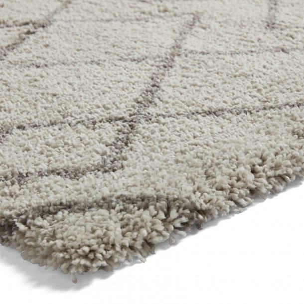 Elegant Cream & Grey Diamond Geometric Shaggy Rug – Soft Polypropylene Blend – Multiple Sizes