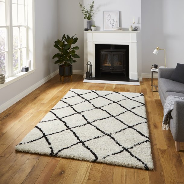 Elegant White & Black Shaggy Area Rug - Geometric Diamond Pattern - Multiple Sizes