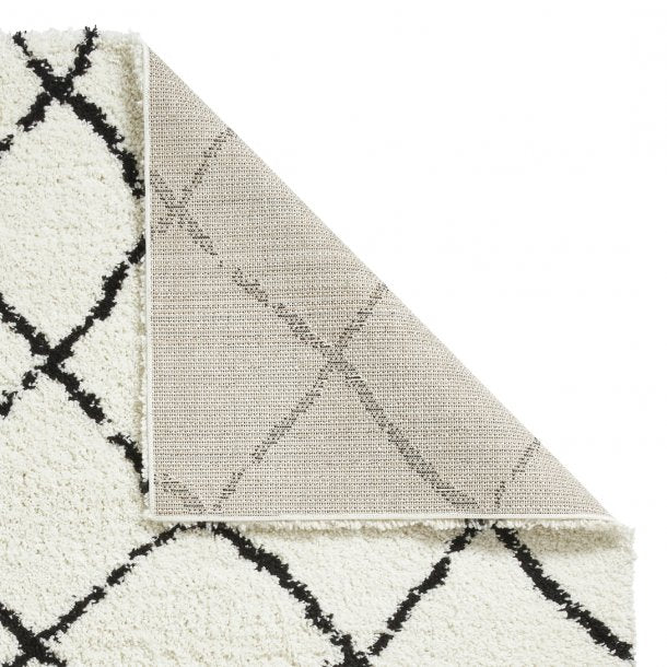 Elegant White & Black Shaggy Area Rug - Geometric Diamond Pattern - Multiple Sizes