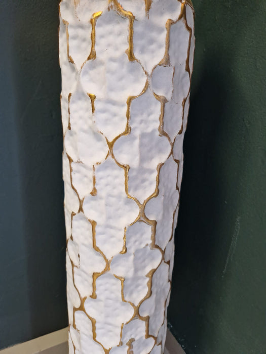 Sienna Textured Metal Vase ,White & Gold