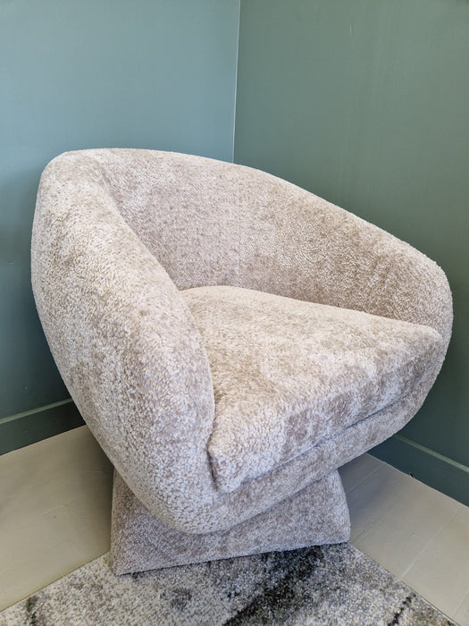 Cream Boucle Swivel Accent Chair