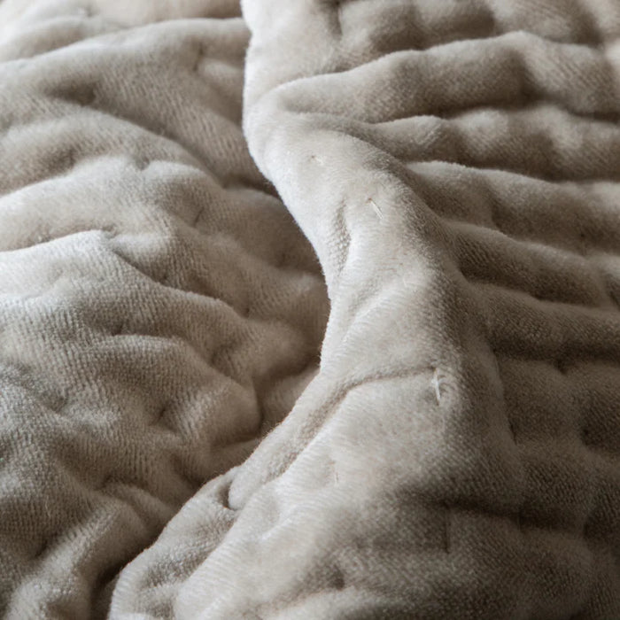 Haze Velvet Quilted Throw, Stripe, Quartz, Beige ( Due Back In 14/04/2025 )