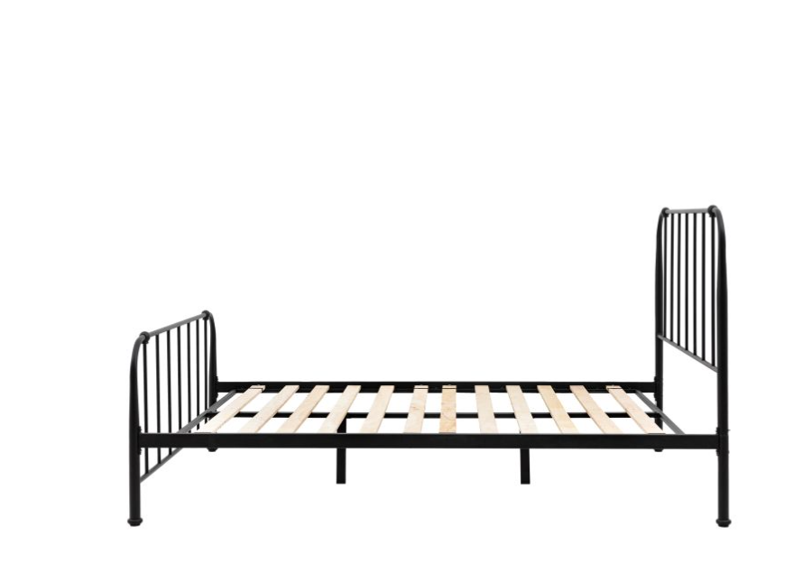 Traditional Black Ironwork King Size Bedstead  ( Due Back In 06/12/2024 )