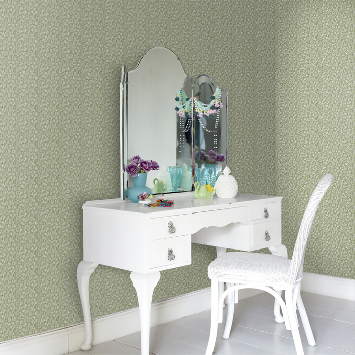 Laura Ashley Wallpaper - Sweet Alyssum