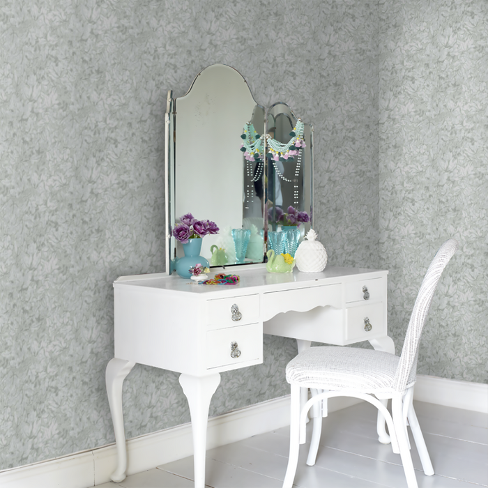 Laura Ashley Wallpaper - Corrina Leaf