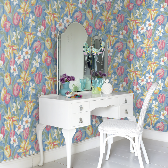 Laura Ashley Wallpaper - Tulips