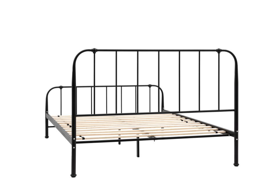 Traditional Black Ironwork King Size Bedstead  ( Due Back In 06/12/2024 )