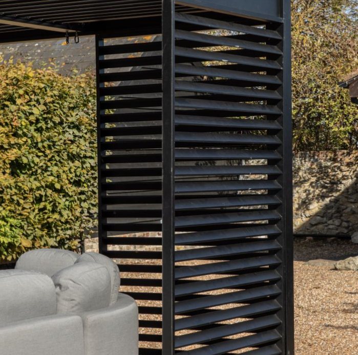 Messina Pergola Louvre Screen Large Black