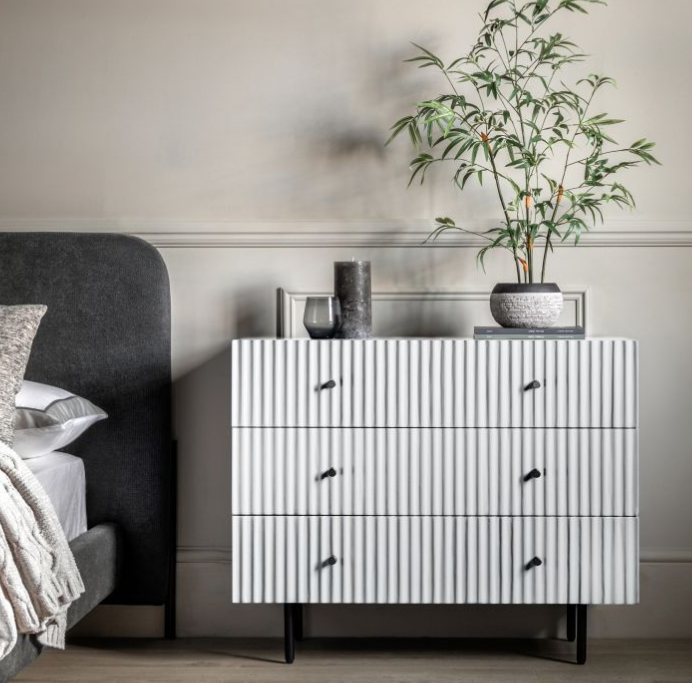 Buckhurst White Scalloped Chest of Drawers