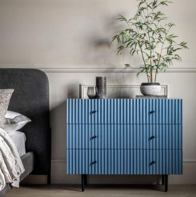 Buckhurst Blue Scalloped Chest of Drawers