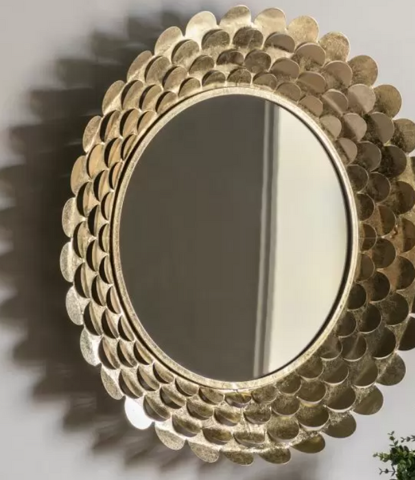 Windsor Gold Round Mirror with Scallop Cutouts 