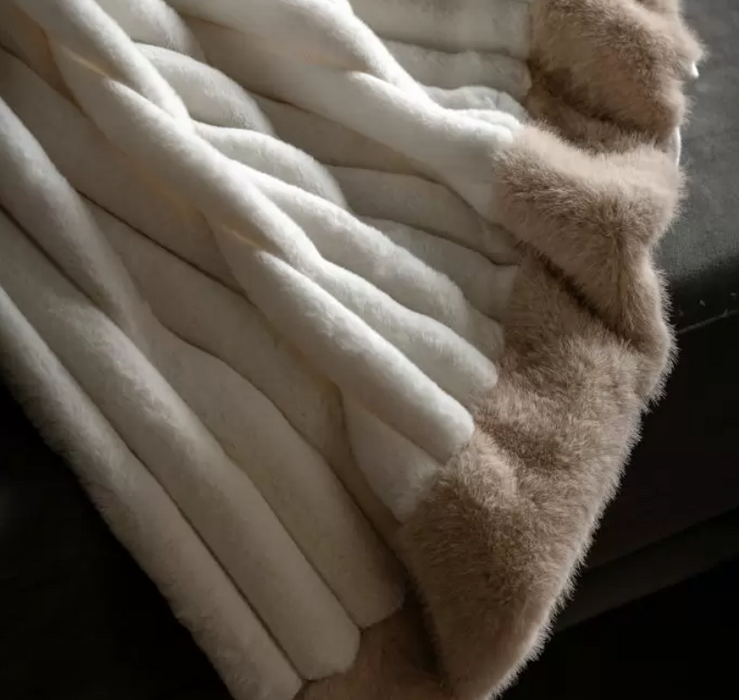 Whinfell Luxury Faux Fur Throw Cream ( Due In 04/11/2024 )