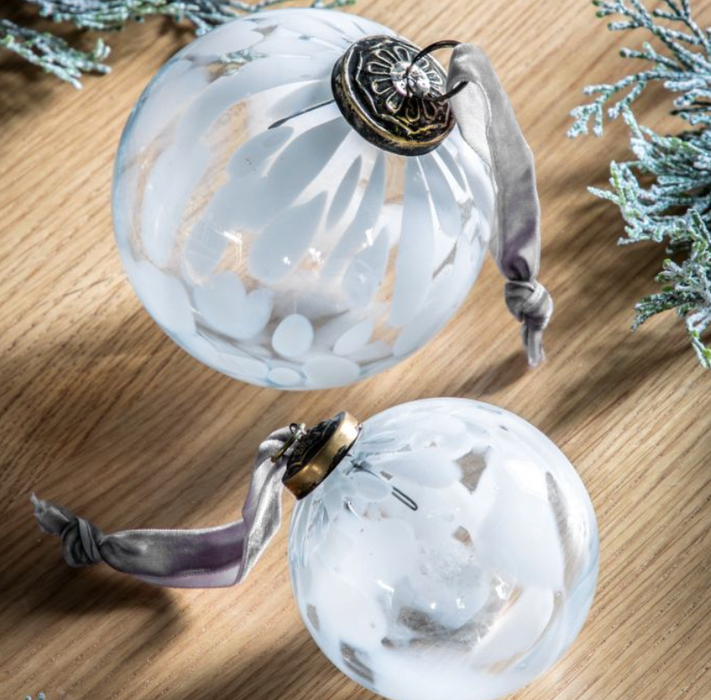 Lola Bauble White Set of 4 Large