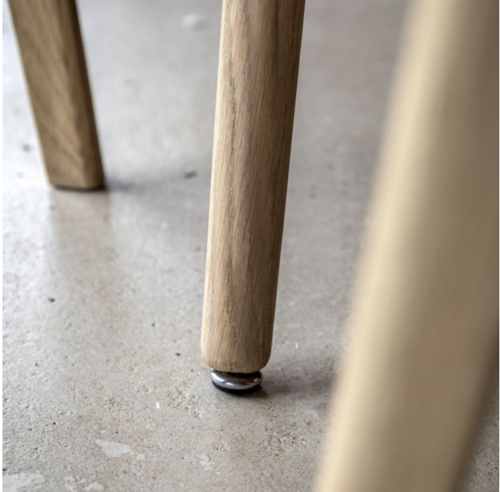 Hackney Natural Oak Round Dining Table