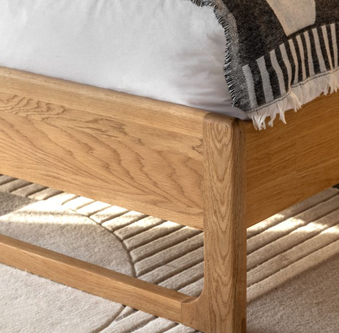 Natural Oak Kingsize Bedstead  ( Due Back In 02/01/2025 )