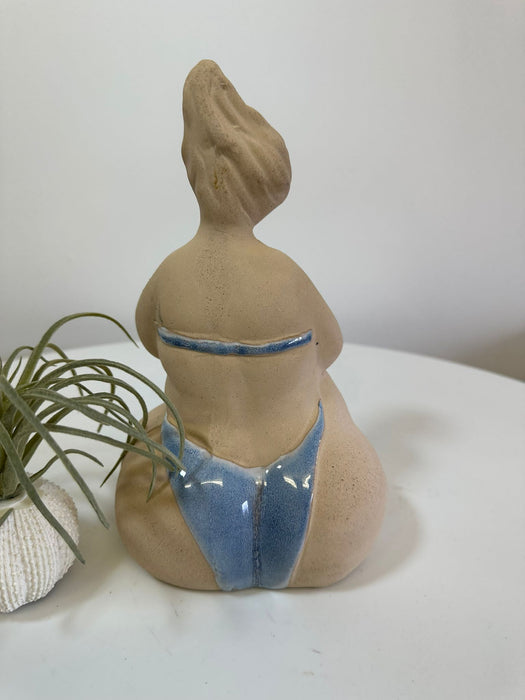 Ladyglow Seaside Sitting Ceramic Ornament