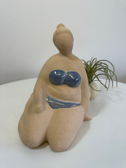 Ladyglow Seaside Sitting Ceramic Ornament