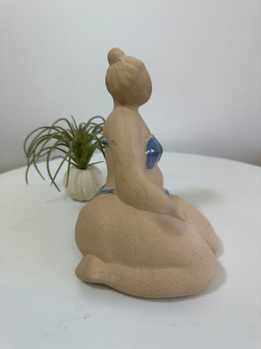 Ladyglow Seaside Sitting Ceramic Ornament