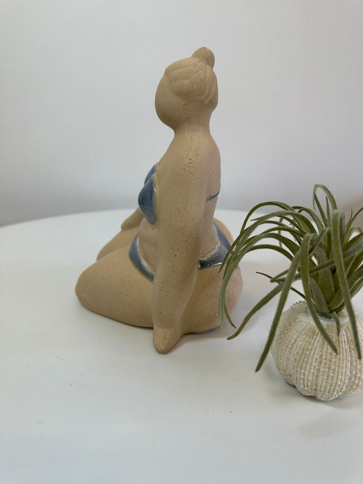 Ladyglow Seaside Sitting Ceramic Ornament